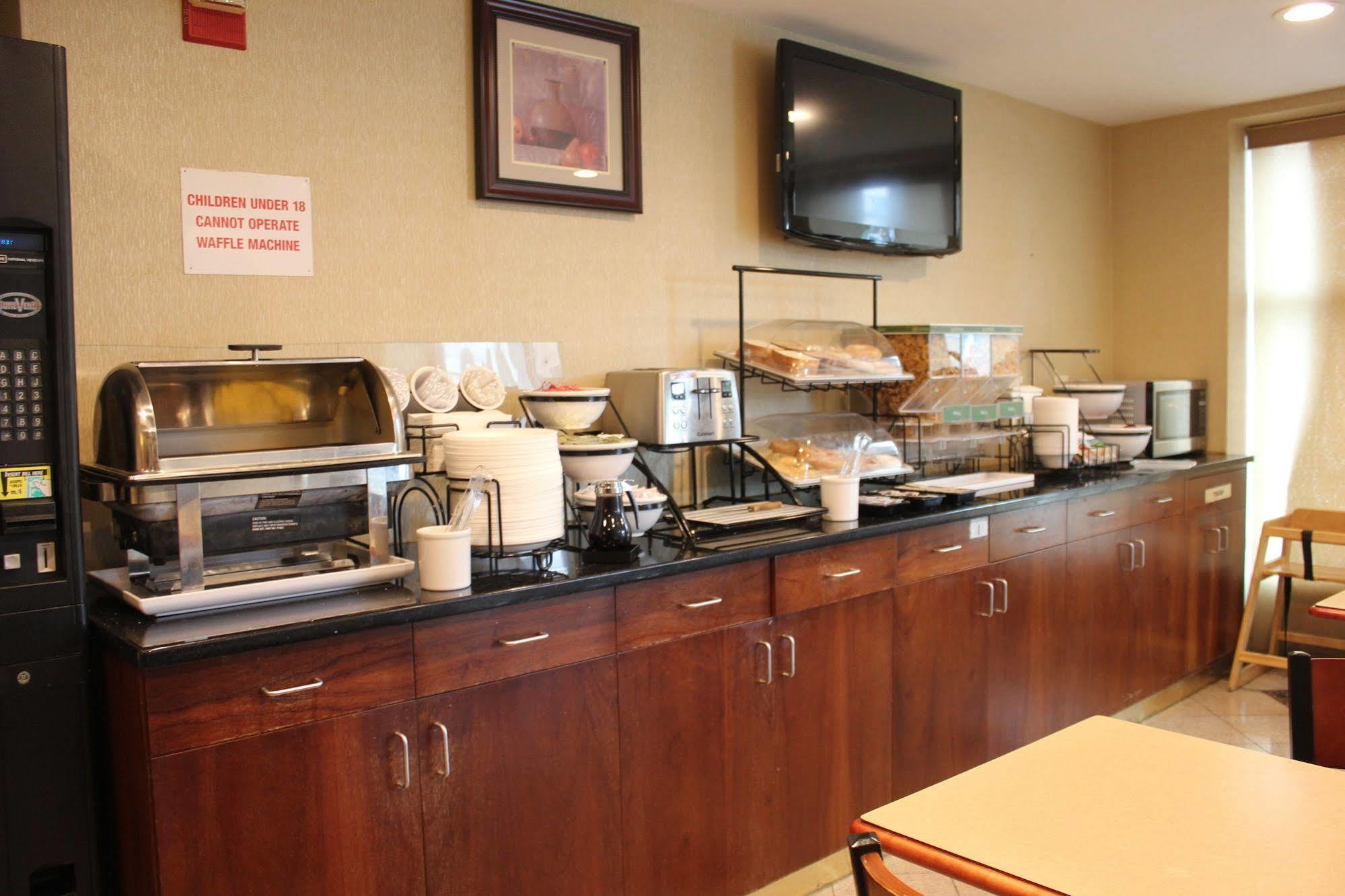 Bellerose Inn 2*