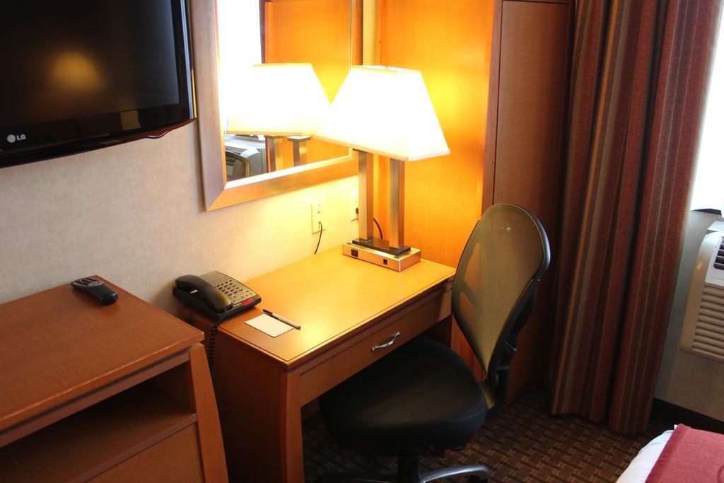 Hotel Bellerose Inn